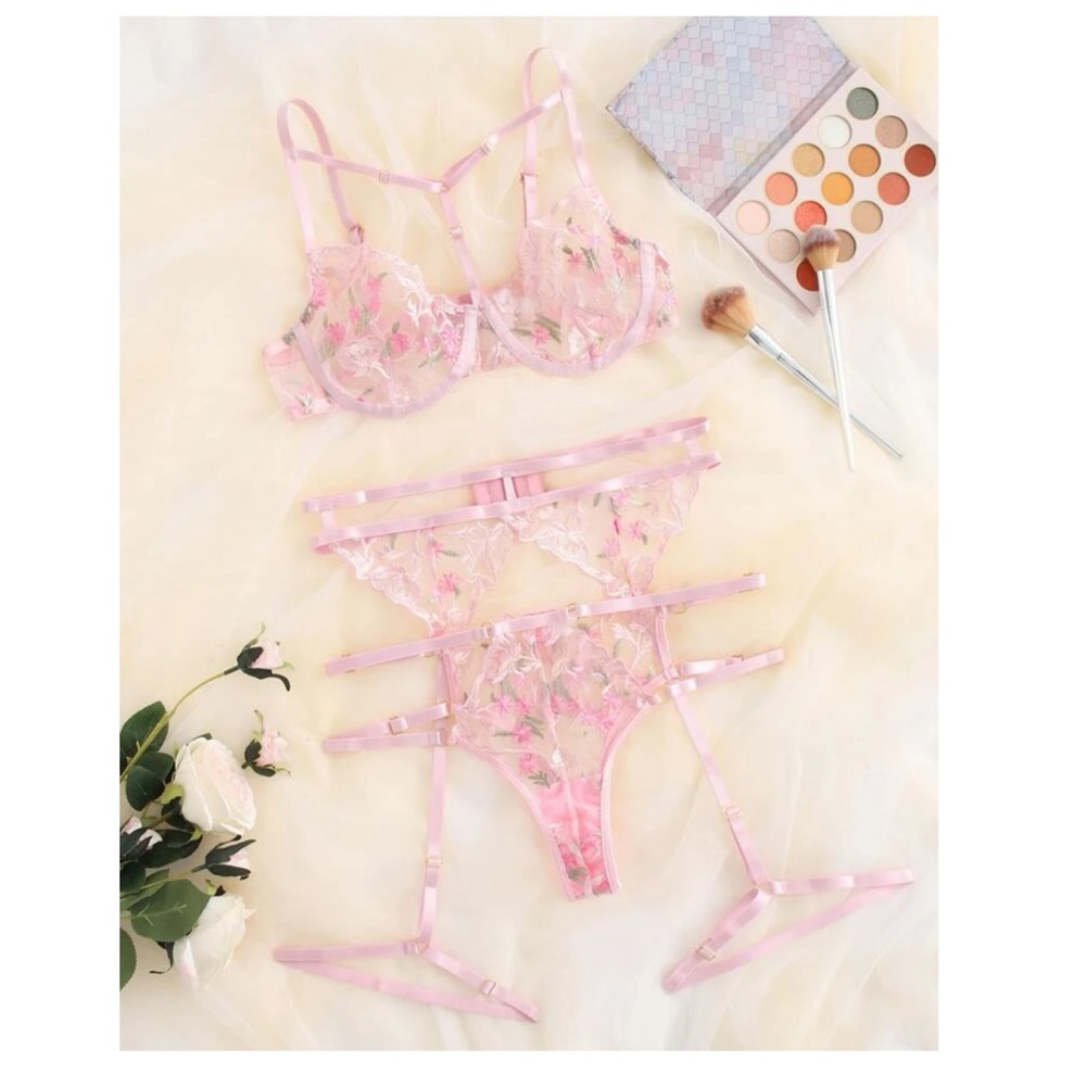 🏷️ 🆓 with purchase!